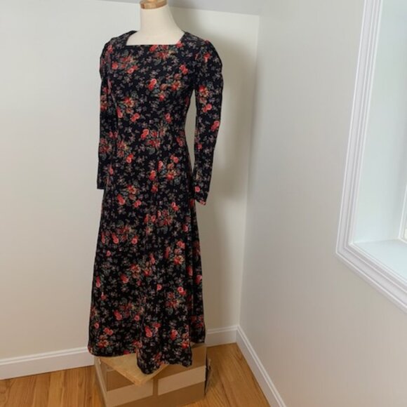Vintage LS Laura Ashley floral needlecord cotton dress, US6 - Picture 11 of 11